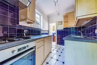 2 Holmwood Gardens, photo 4