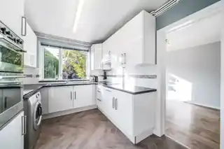 2 Jasper Road, photo 3