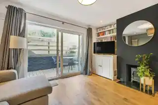 2 Kings Garth Mews, photo 4