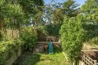 2 Kings Garth Mews, photo 3