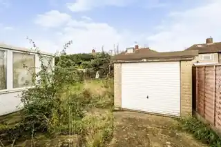 2 Lamerton Road, photo 3