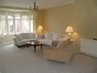 2 Leeside Crescent, photo 2