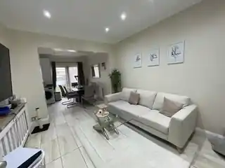 2 Lewis Road, photo 3