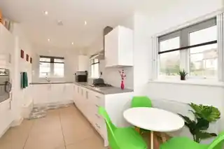 2 Lindale Close, photo 3