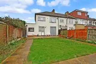 2 Lynton Crescent, photo 2