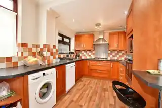 2 Lynton Crescent, photo 4