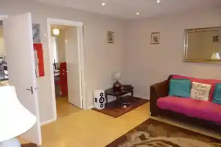 2 Lynton Walk, photo 2
