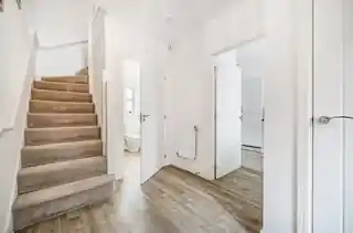2 Mellish Close, photo 2