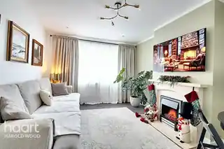 2 Meynell Road, photo 2
