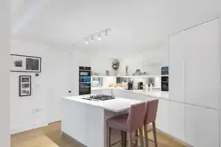2 Moore Park Mews, photo 2