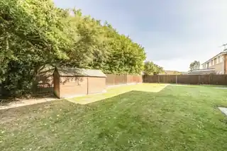 2 Nursery Gardens, photo 4