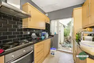 2 Overton Drive, photo 3