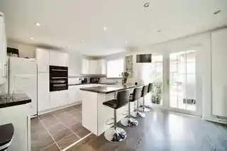 2 Pelham Road, photo 3