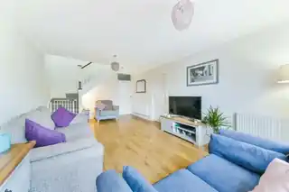 2 Penshurst Way, photo 3