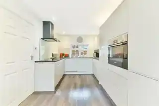 2 Penshurst Way, photo 4