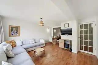 2 Raglan Terrace, photo 2