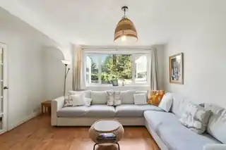 2 Raglan Terrace, photo 4