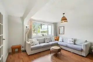 2 Raglan Terrace, photo 3