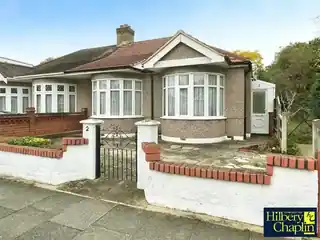 2 Randall Drive, photo 2
