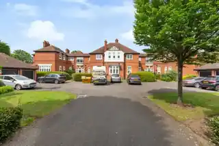 2 Redwood Close, photo 3