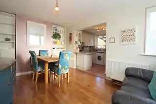 2 Richmond Avenue, photo 2