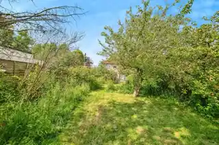 2 Ruskin Gardens, photo 2