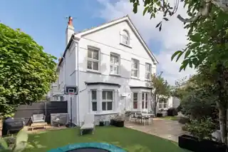 2 Spencer Gardens, photo 2