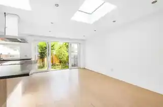 2 St Edmunds Drive, photo 4