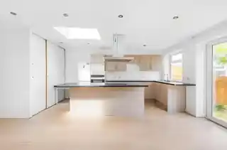 2 St Edmunds Drive, photo 3