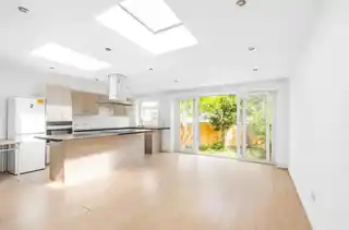 2 St Edmunds Drive, photo 2
