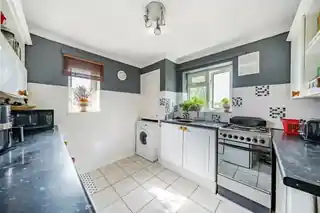 2 Stanley Road, photo 2