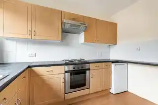 2, Tandridge Court, Worcester Road, photo 4
