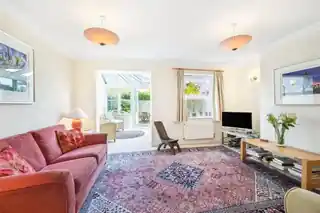 2 Valery Place, photo 2