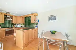 2 Valery Place, photo 3