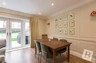 2 Whittle Drive, photo 4