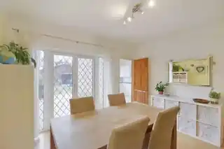 2 Wimborne Drive, photo 3