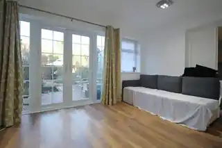 2 Winchester Road, photo 3