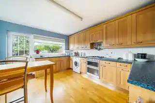 2 Wolsey Drive, photo 2