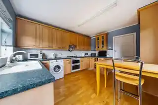 2 Wolsey Drive, photo 3