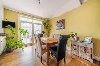 20 Castleford Avenue, photo 4