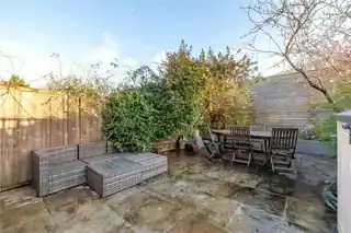 20 Chaldon Road, photo 2