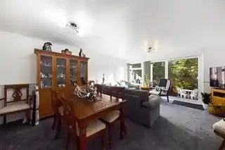 20 Chamberlain Lane, photo 2