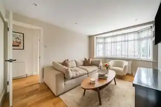 20 Cheshire Gardens, photo 2