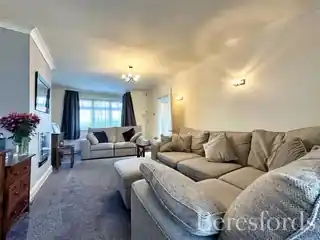 20 Fernbank Avenue, photo 4