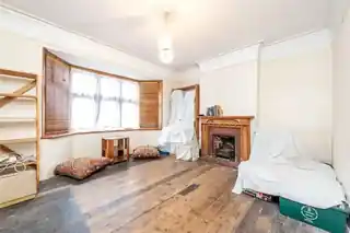 20 Glenbuck Road, photo 3