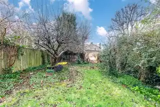 20 Glenbuck Road, photo 4