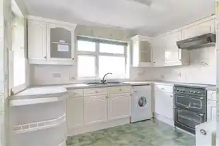 20 Gloucester Avenue, photo 3