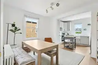 20 Godstone Road, photo 3