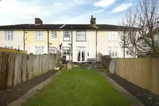 20 Homefield Road, photo 3