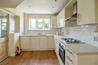 20 Huntsmans Drive, photo 3